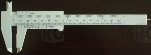 Штангенциркуль пластик 150мм 3015515 Штангенциркуль пластик 150мм 3015515