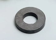 Магнит технический чёрный круглый с отверстием 16х7х3мм. 5267900